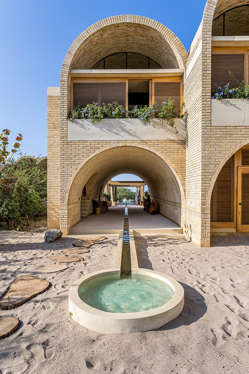 亿伽设计-汤泉设计-洗浴设计-Casona Sforza泳池酒店：自然与当地传统工艺的结合之作